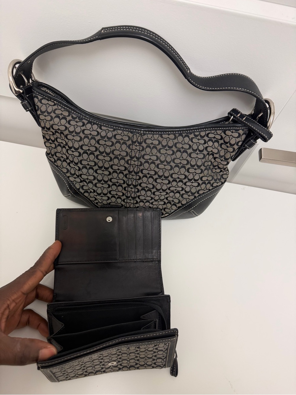 Black‎ and Grey Coach Soho bag and purse set - Picture 8 of 13